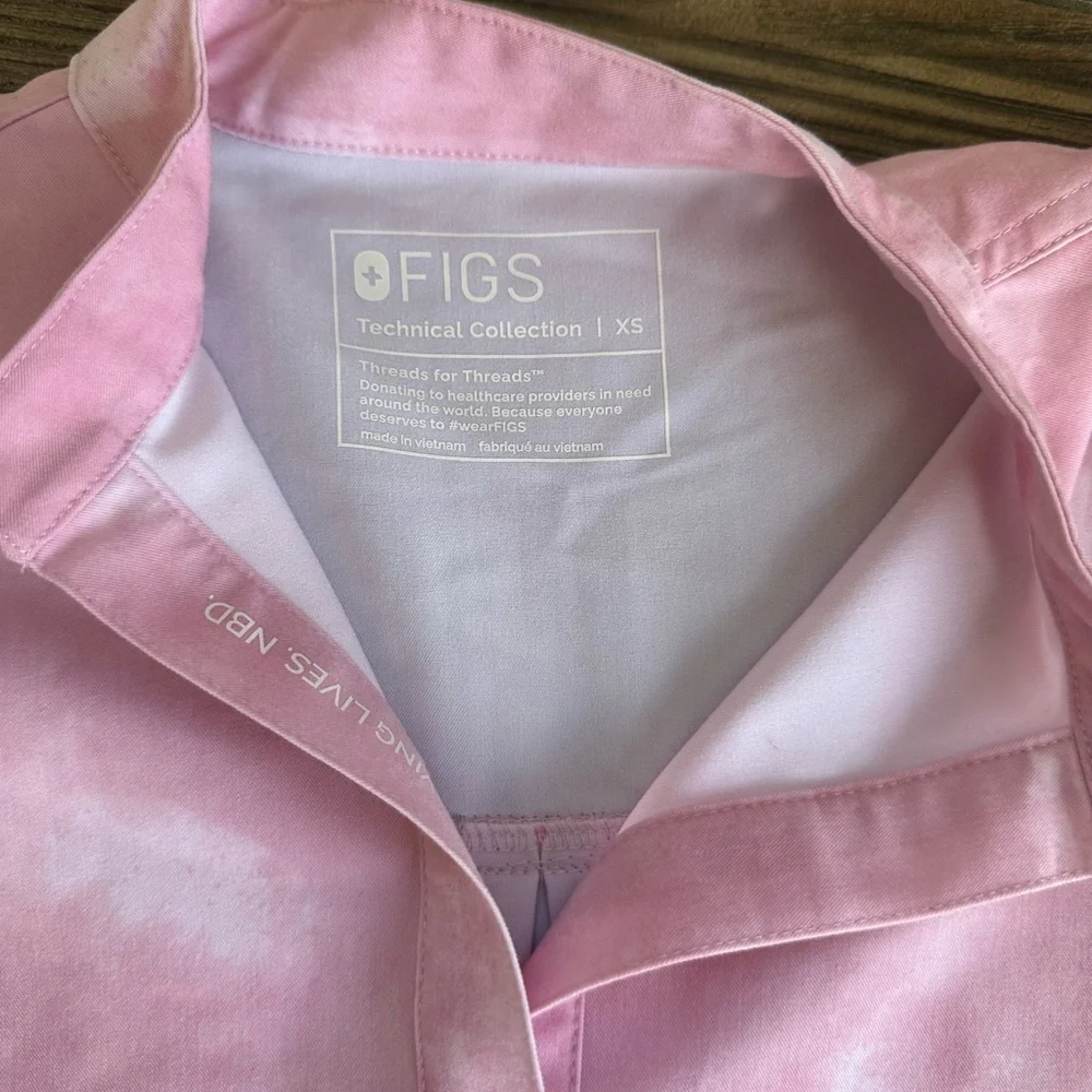 Figs Rafaela  Scrub Top Pink Tie-Dye Limited Edition - Picture 5 of 8